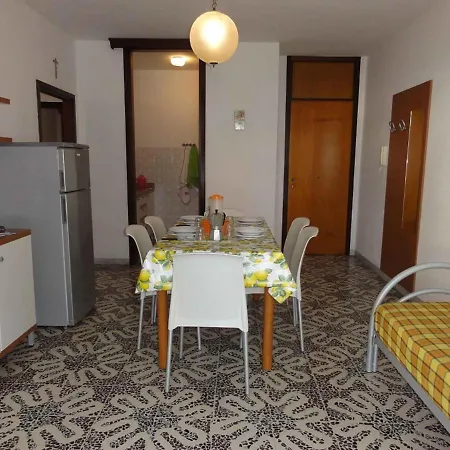 Apartment In 38373 *